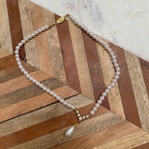 Vintage - Goldtone Faux Pearl and Crystal Necklace